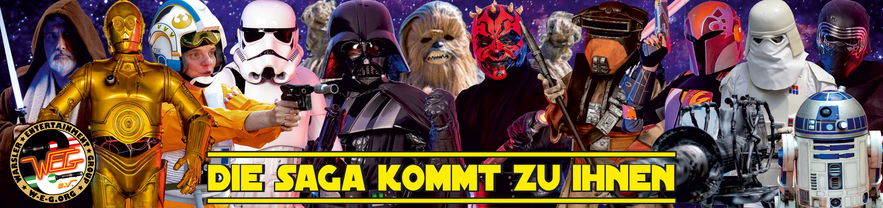 Kostümierte Charaktere vor Filmkulisse